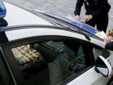 Патрульные Днепра остановили автомобиль с наркотиками