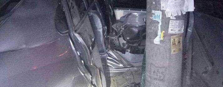 ДТП в Днепре: «Mazda» врезалась в столб (Фото)