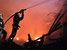 Масштабный пожар в Днепре: сгорел ресторанный комплекс (Фото)