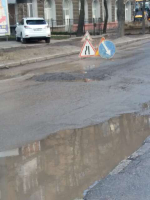 В Днепре затопило одну из центральных улиц: фото
