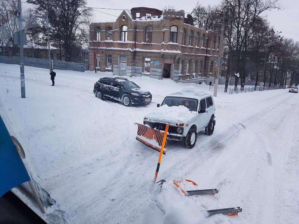 Мэр Днепра наградил людей, которые спасали город от снежной стихии: фото