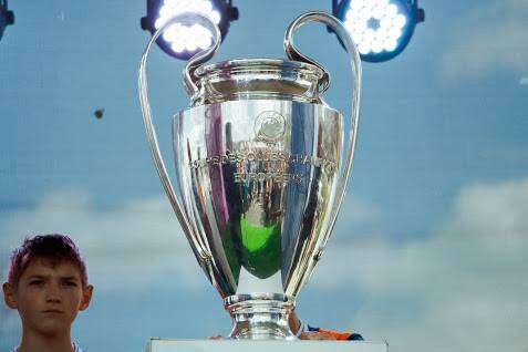 В Днепр впервые привезли кубки Лиги чемпионов УЕФА