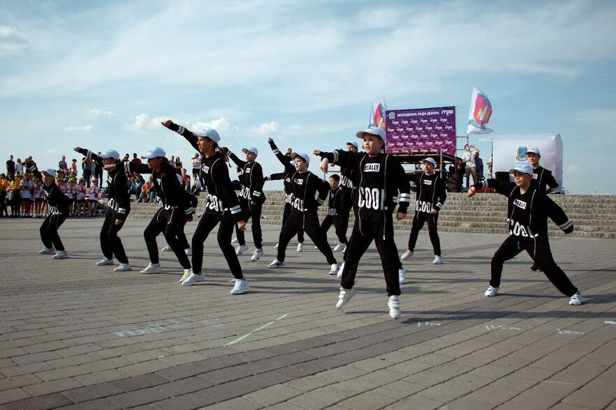 В Днепре школьники поучаствовали в танцевальном батле (фото)