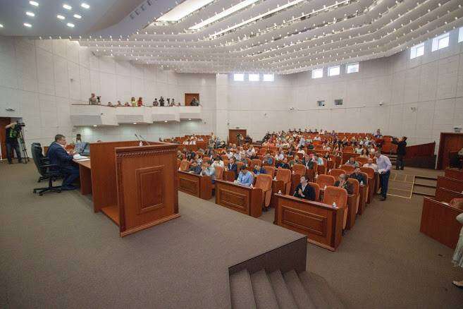 Началась 32-я очередная сессия городского совета Днепра