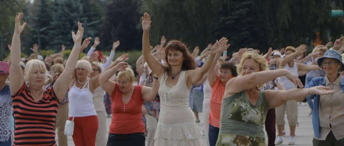 Танцуй пока молод душой: в Днепре готовятся установить всеукраинский танцевальный рекорд