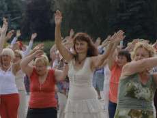 Танцуй пока молод душой: в Днепре готовятся установить всеукраинский танцевальный рекорд