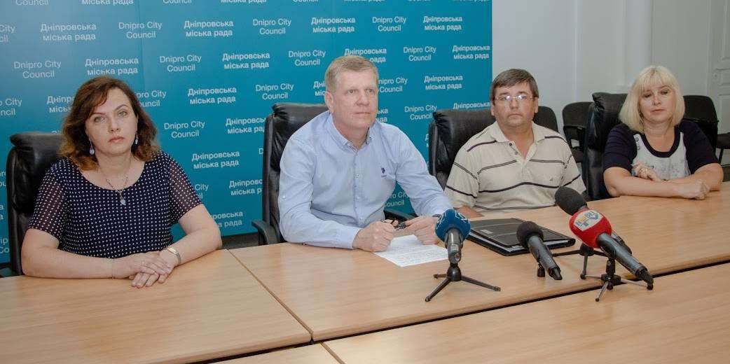 В Днепровской мэрии наградили семейных врачей, с которыми горожане подписали наибольшее количество деклараций: фото