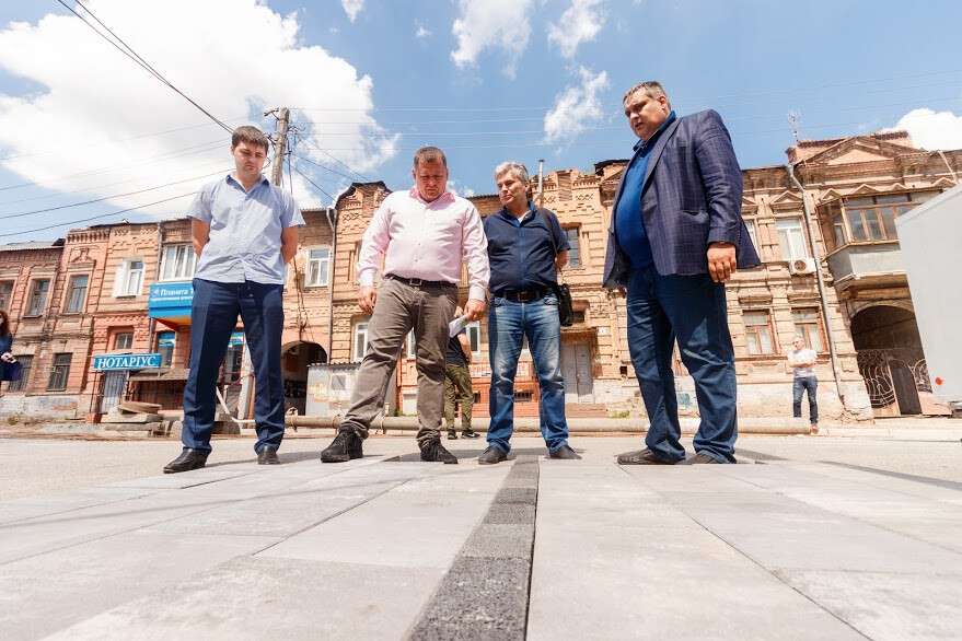 Борис Филатов: В Днепре началась комплексная реконструкция тротуаров (фото)