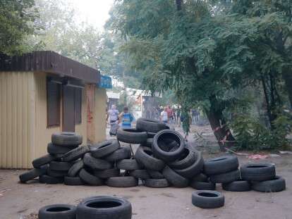 В Днепре демонтируют незаконные МАФы, несмотря на сопротивление нарушителей: фото