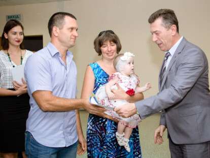 По случаю Дня Независимости Украины многодетные семьи Днепра получили подарки от мэра Бориса Филатова