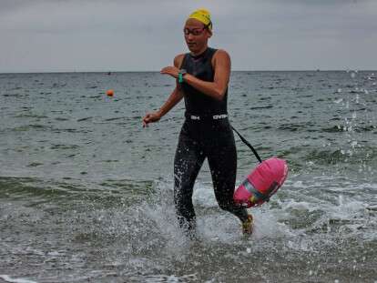 Днепровские пловцы завоевали медали в соревнованиях на открытой воде: фото, видео