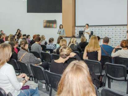 На первый Международный книжный фестиваль «Book Space» в Днепр приехала писательница и певица Ирэна Карпа