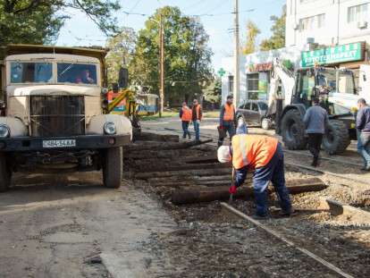 В Днепре, на улице Леваневского, заканчивают капитальный ремонт трамвайного пути: фото