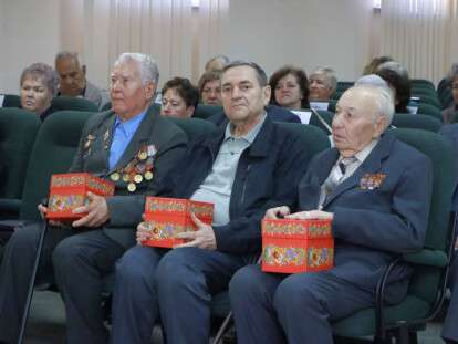В Днепре пенсионеров поздравили с Международным днем ​​пожилых людей и Днем ветерана