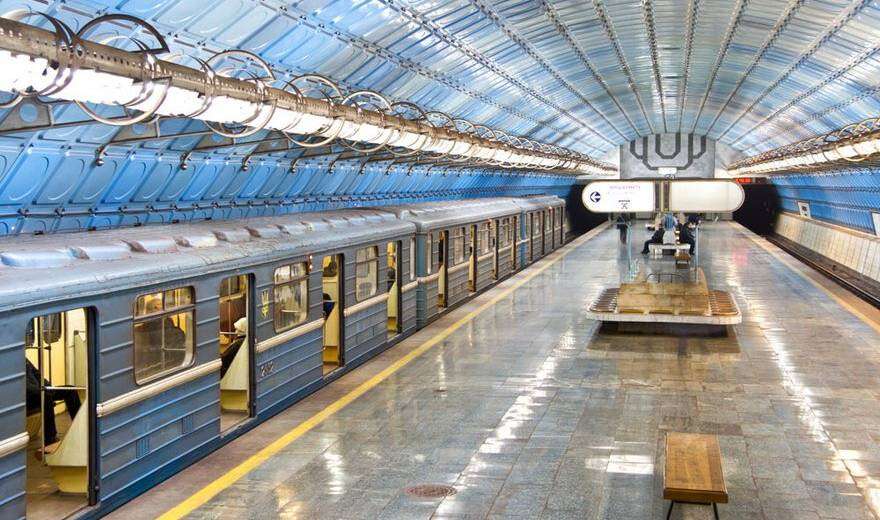 В днепровском метро установили систему бесконтактной оплаты: фото
