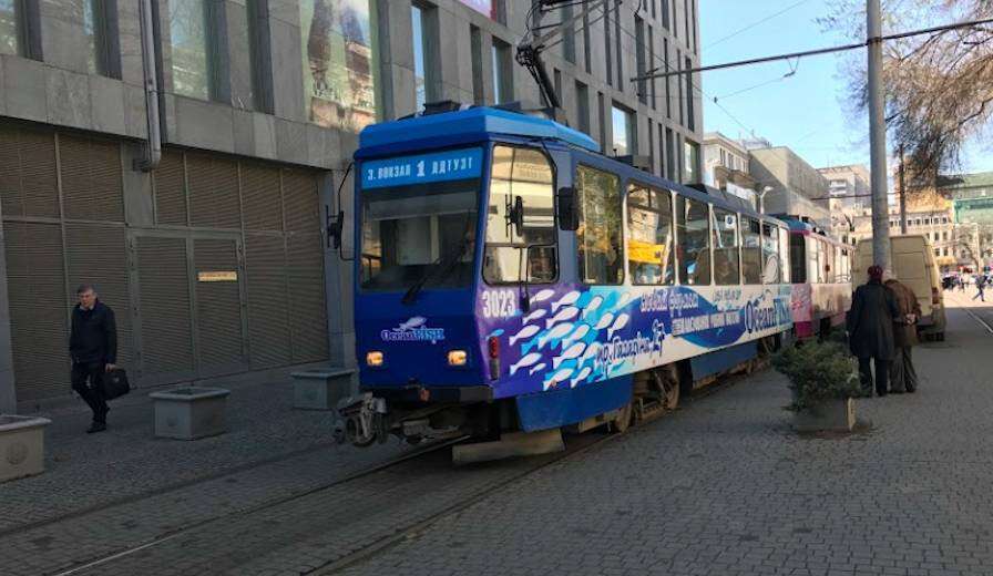 Сегодня и завтра трамваи Днепра изменят свой маршрут