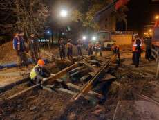 В Днепре ночью провели капитальный ремонт трамвайного пути на ул. И. Сикорского: фото