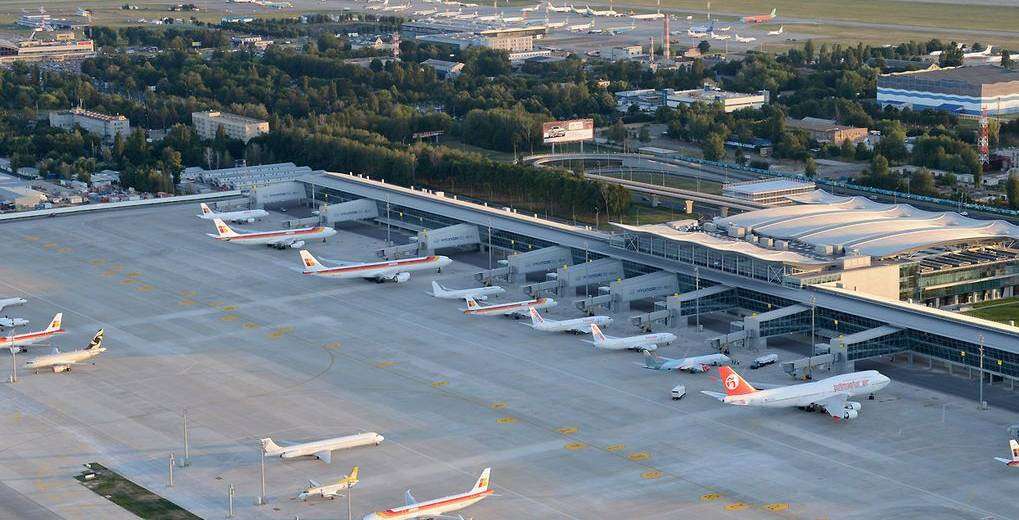 В аэропорте Днепра увеличился пассажиропоток: фото