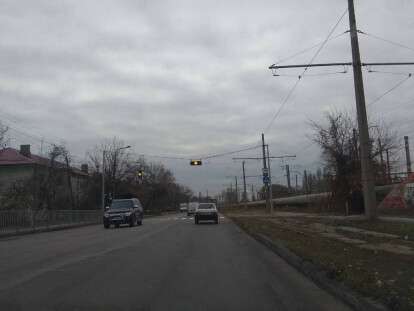 В Днепре на одном из опастных перекрестков появился светофор: фото