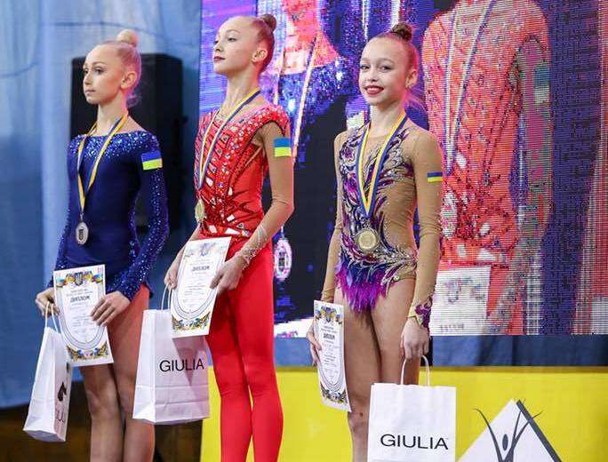 Днепровские спортсменки заняли призовые места на чемпионате Украины по художественной гимнастике