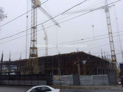 В Днепре показали строительство очередного торгового центра: фото
