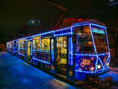 В Днепре появился необычный зимний трамвай: фото