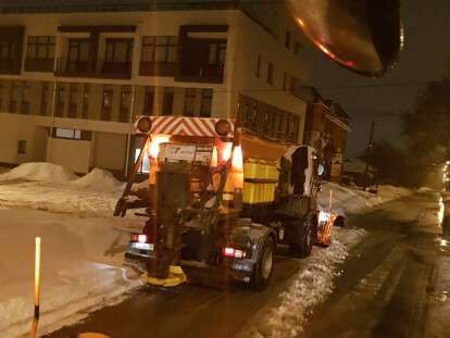 Из-за обильного снегопада днепровские коммунальщики работают круглосуточно: фото