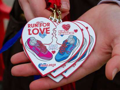 В Днепре состоялся забег ко Дню влюбленных - Run for love: фото