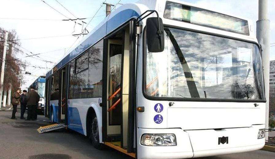 В Днепре установили 151 опору на новом маршруте для троллейбусов: фото