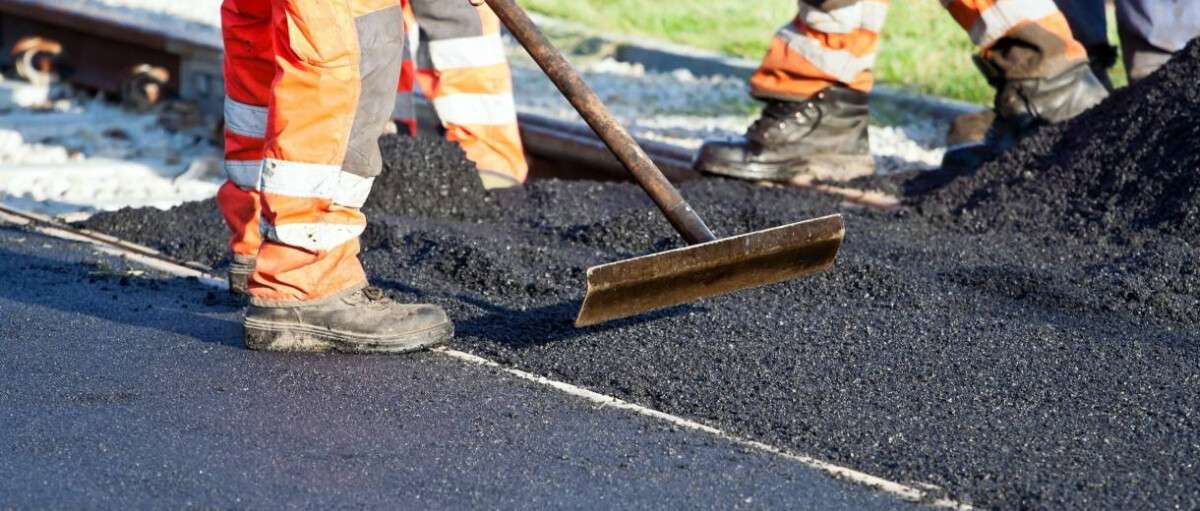 Внутриквартальные дороги Днепра будут ремонтировать за депутатские деньги