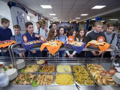 В днепровской школе появилась необычная баскетбольная столовая: фото
