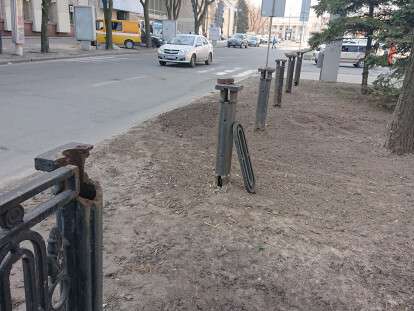 В Днепре восстановят ограждения на центральном проспекте: фото