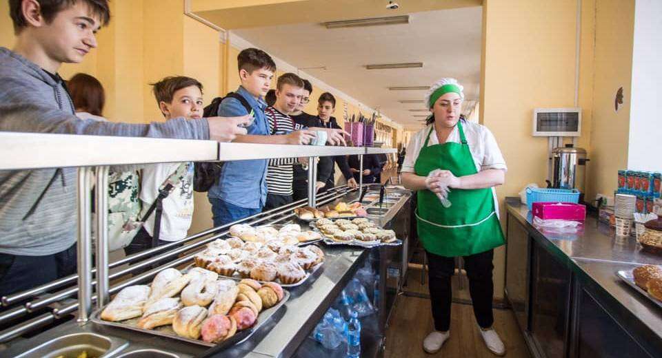 В Днепре открыли новую линию горячего питания в одной из школ: фото