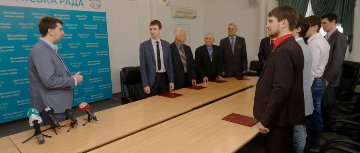 В Днепровском городском совете поздравили ветеранов КБ «Южное» с Днем работников ракетно-космической отрасли Украины