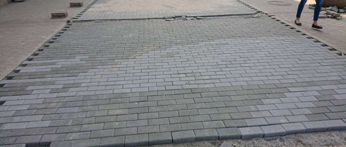 В Днепре на центральном проспекте начали работы по восстановлению пешеходной зоны: фото