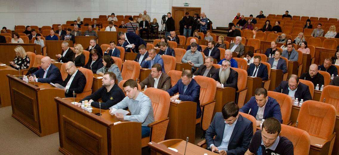 Горсовет Днепра призвала парламент ввести штрафы за самовольное вмешательство в сети ЖКХ