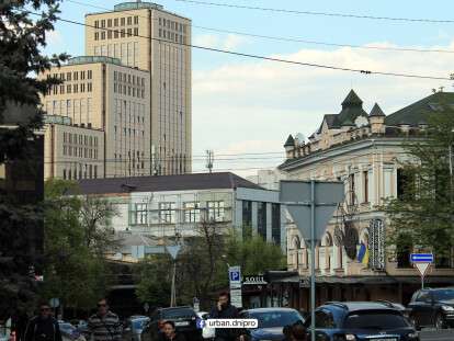 В Днепре показали, как меняется фасад бывшей фабрики Володарского: фото