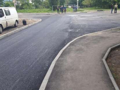 В Днепре на Парусе ремонтируют тротуары: фото