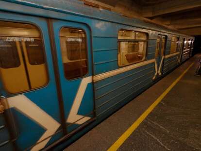В днепровском метро запустили «поезд украинской идентичности»: фото