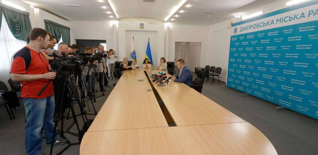 Борис Филатов анонсировал регулярные брифинги для СМИ и ряд встреч с журналистами-расследователями