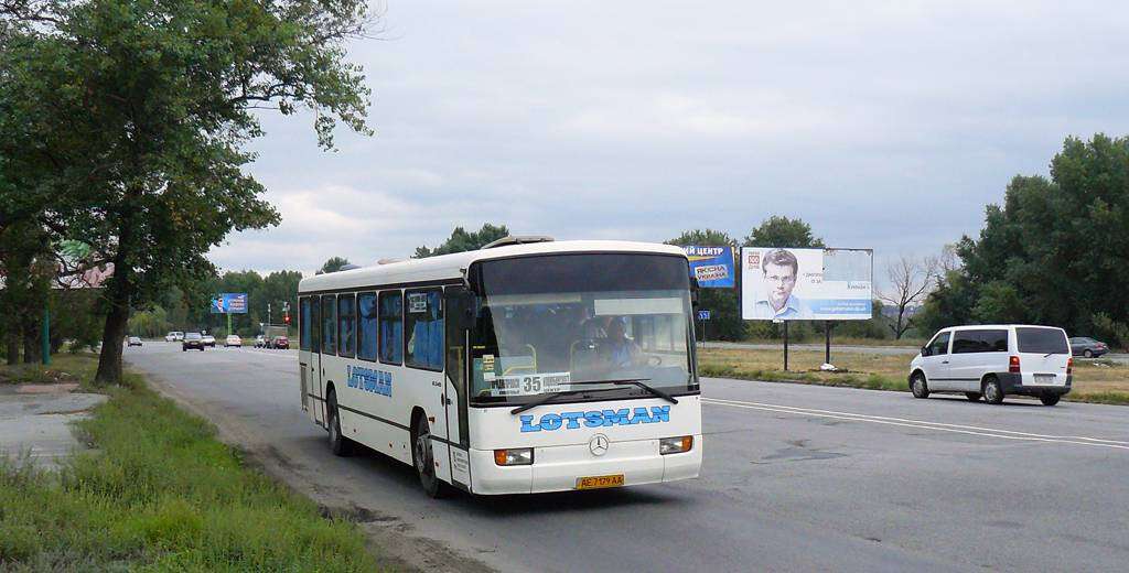 В Днепре пассажиры смогут заходить в автобусы только через одни двери