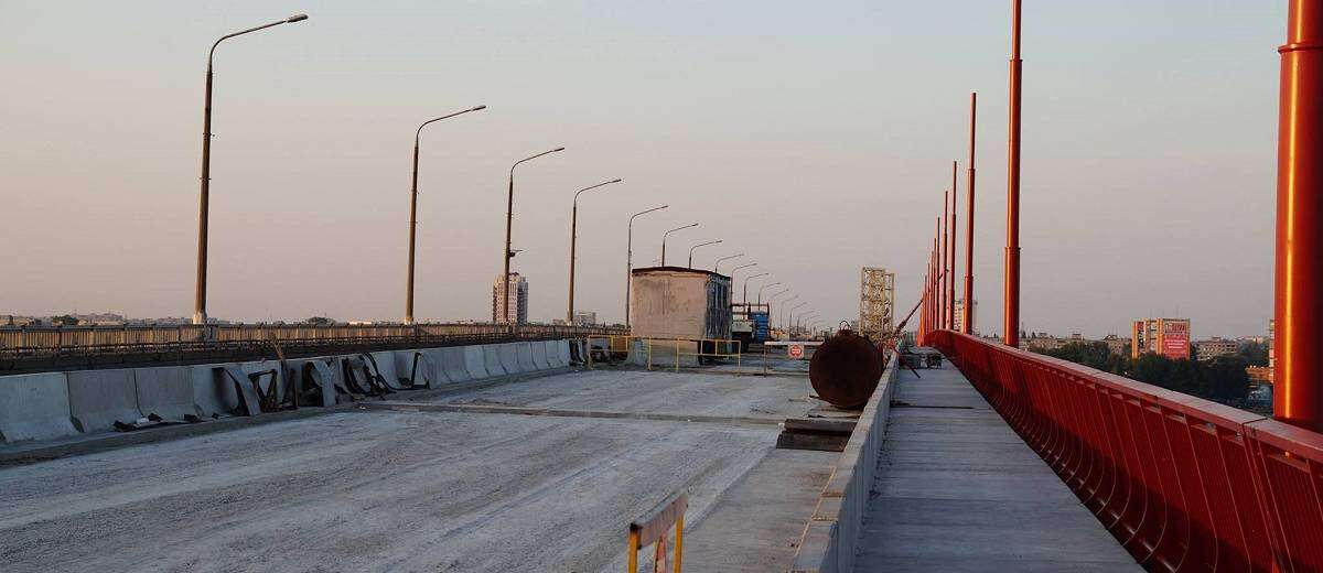 Пари с Президентом: Центральный мост в Днепре перекроют на два месяца