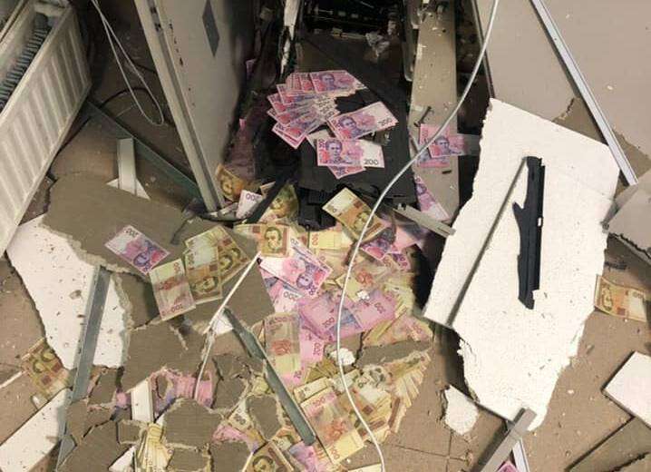 Грабителей, взрывавших банкоматы и укравших 5 млн грн, задержали на Днепропетровщине