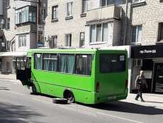 В Днепре у маршрутки на полном ходу отлетело колесо