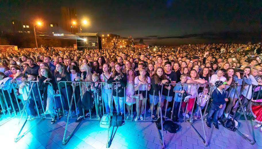 Масштабний святковий концерт на День міста у Дніпрі зібрав понад 20 тисяч глядачів