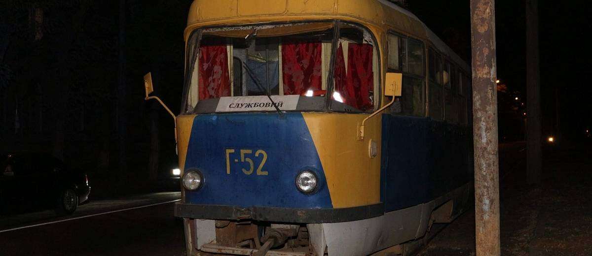 Комунальники Дніпра замінюють і капітально ремонтують трамвайні колії