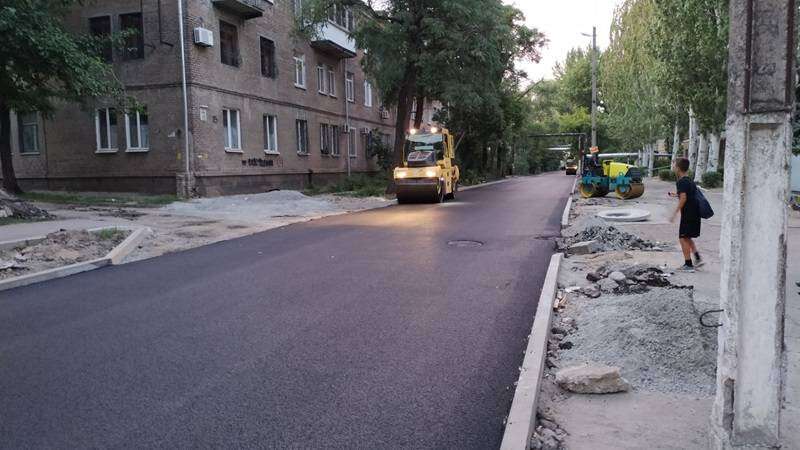 До кінця року у Дніпрі планують оновити дороги у 100 дворах (ВІДЕО)