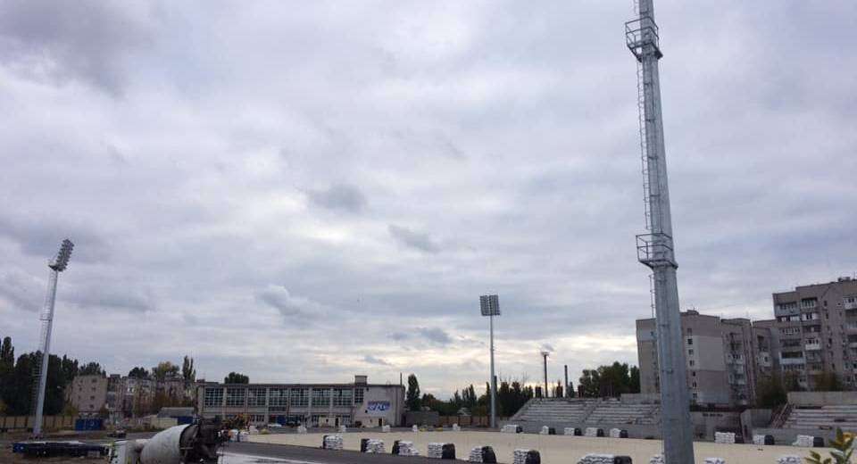 У Дніпрі на лівому березі скоро відкриють новий стадіон (ФОТО)