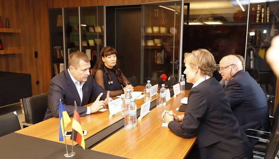 Борис Філатов зустрівся з Надзвичайним і Повноважним Послом Федеративної Республіки Німеччина в Україні Анкою Фельдгузен
