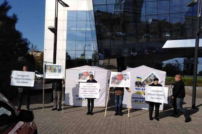 Днепровский депутат Вячеслав Мишалов пытался подкупить активистов, требующих расследовать коррупционный скандал вокруг его бизнеса (ВИДЕО)